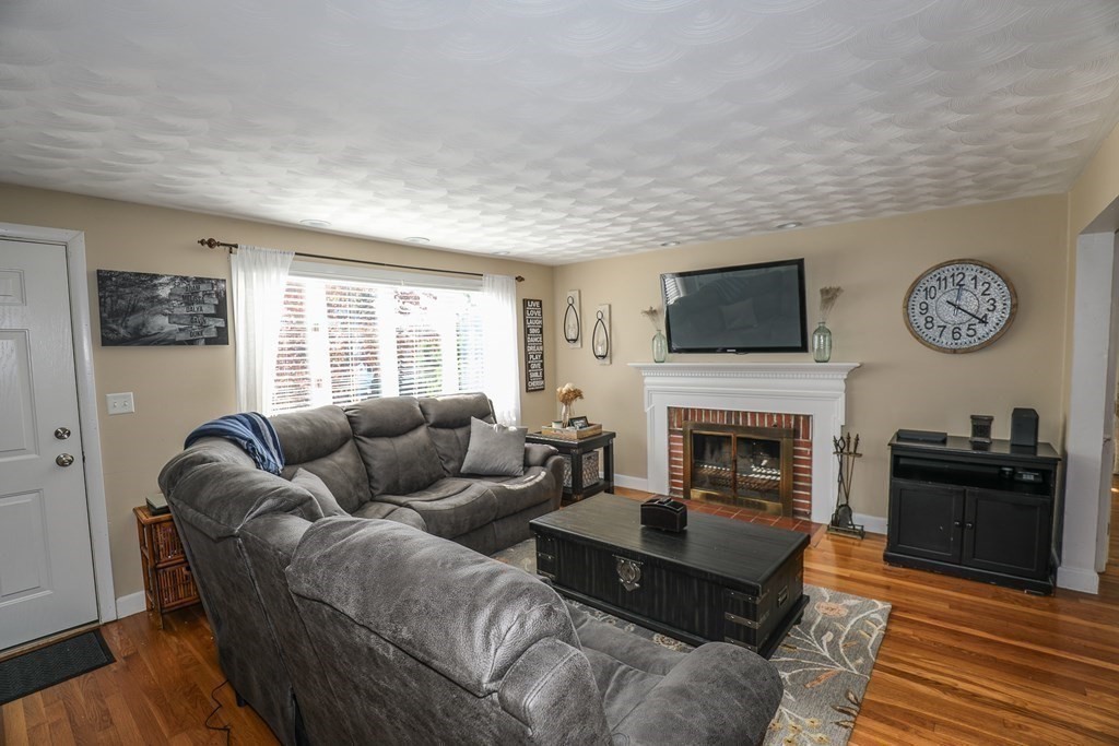 12 Bowman Road Billerica, MA 01821 - Photo 12 of 25