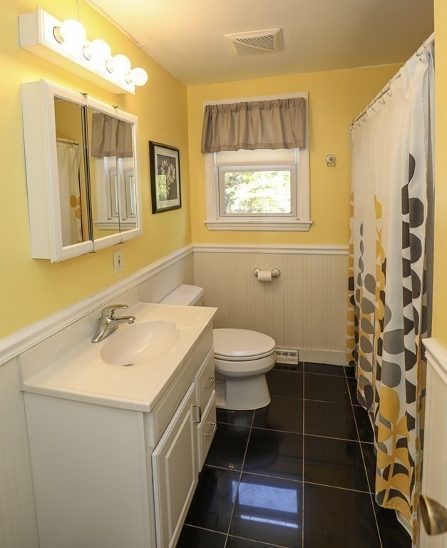 12 Bowman Road Billerica, MA 01821 - Photo 17 of 25