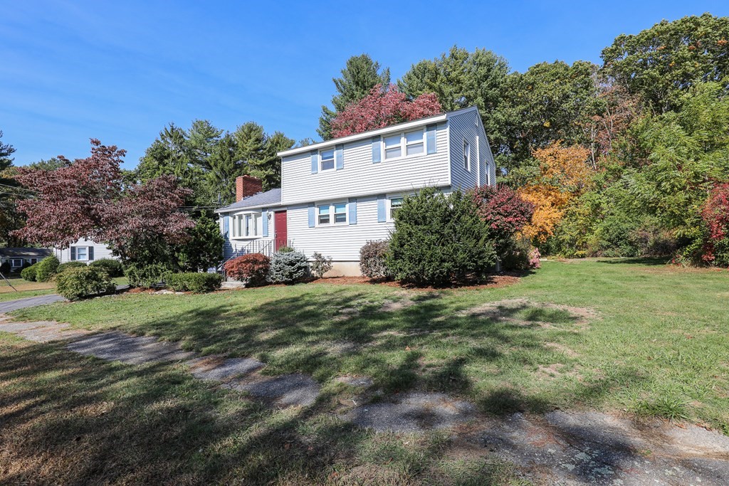 12 Bowman Road Billerica, MA 01821 - Photo 2 of 25