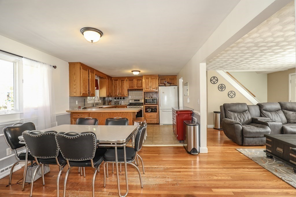 12 Bowman Road Billerica, MA 01821 - Photo 9 of 25