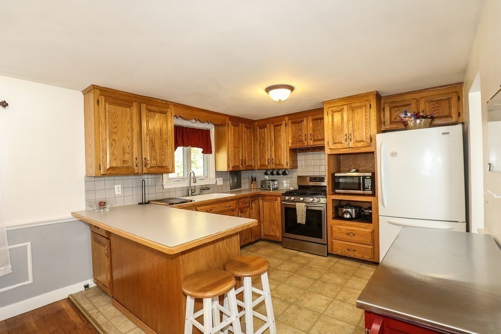 12 Bowman Road Billerica, MA 01821 - Photo 10 of 25