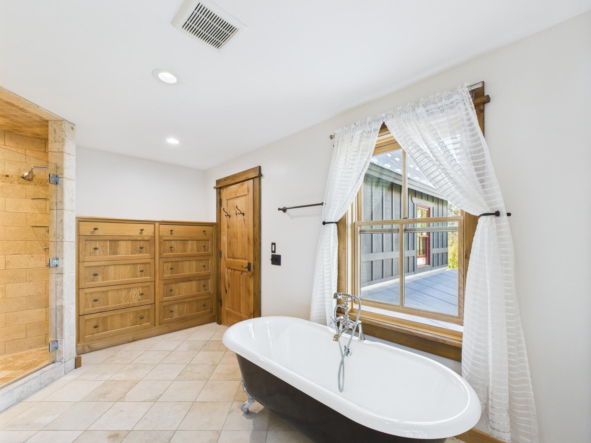 95 Freedom Loop Blaine County, ID 83313 - Photo 23 of 70 Tub