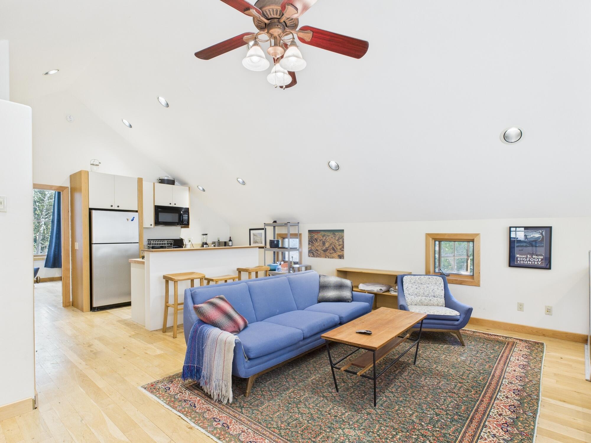 95 Freedom Loop Blaine County, ID 83313 - Photo 42 of 70 Apartment Living & Kitchen