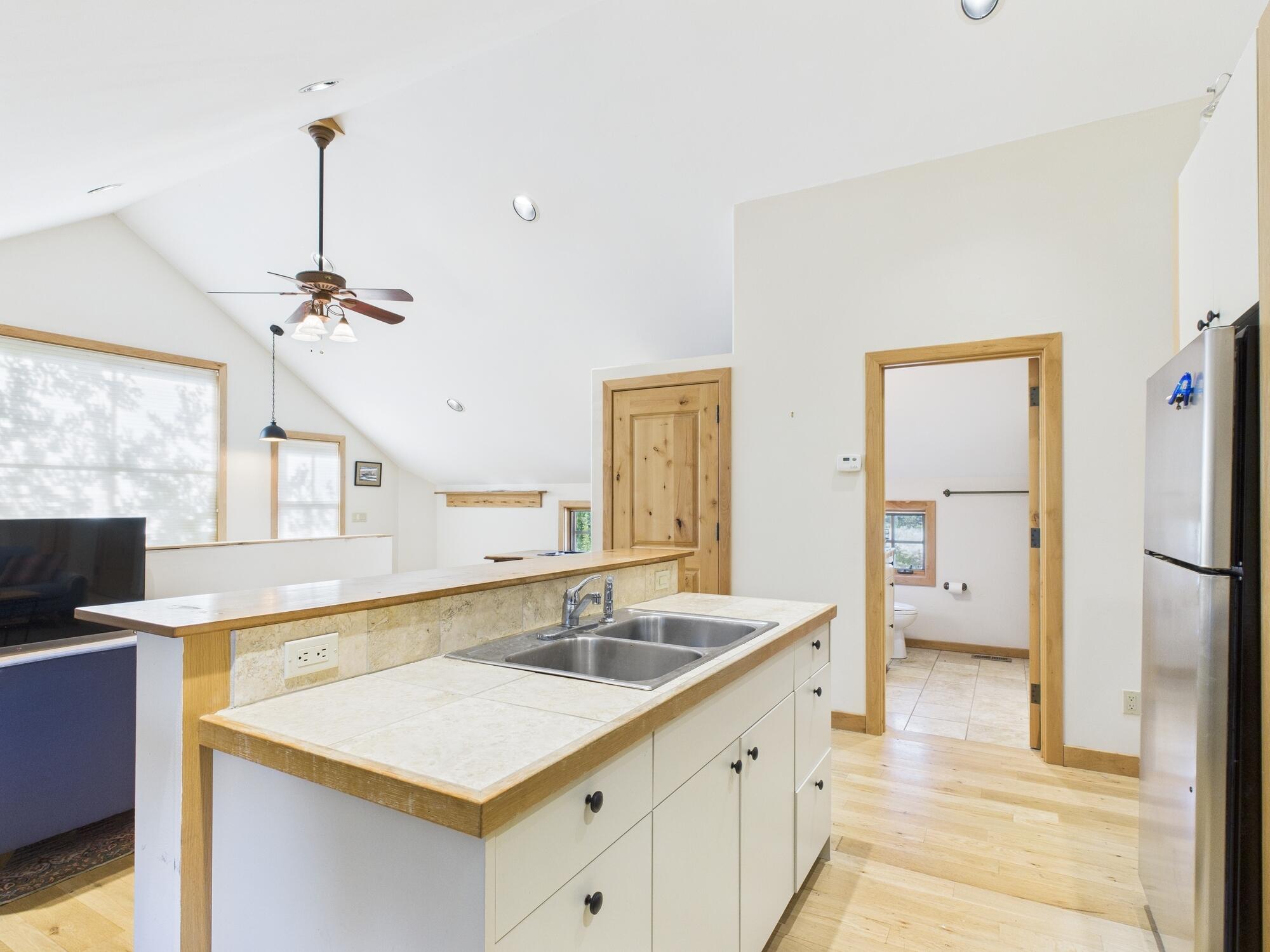 95 Freedom Loop Blaine County, ID 83313 - Photo 45 of 70 Apartment Kitchen 3