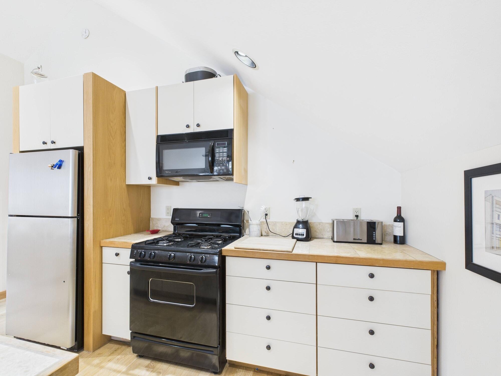 95 Freedom Loop Blaine County, ID 83313 - Photo 47 of 70 Apartment Kitchen 2