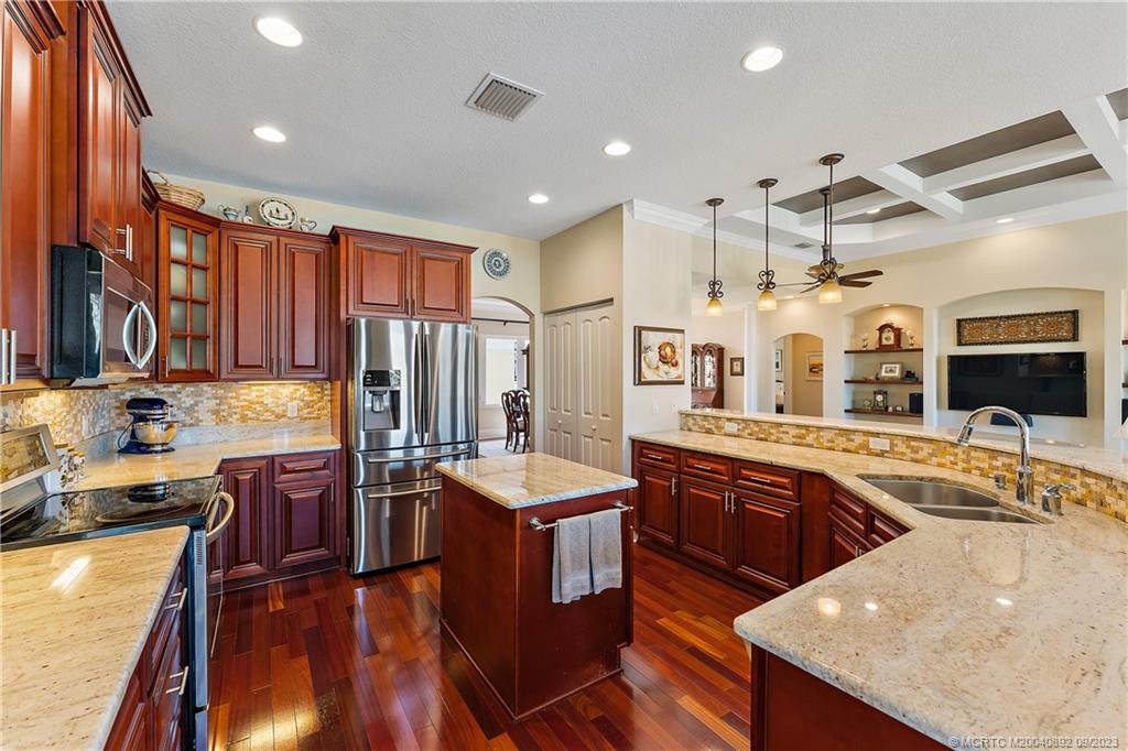 587 Southwest Lost River Road Stuart, FL 34997 - Photo 13 of 35 Gallery Image 13