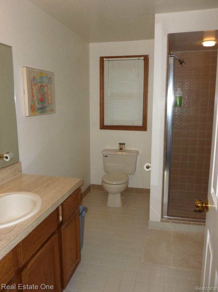 3243 Landview Drive Rochester, MI 48306 - Photo 20 of 41 P1030787.jpg