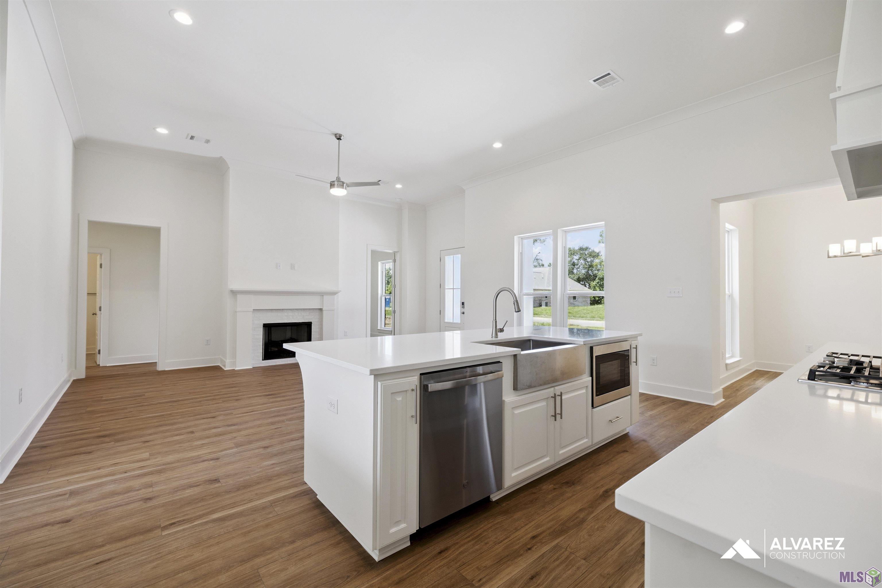 10141 Sanctuary Oaks Drive Baton Rouge, LA 70817 - Photo 4 of 28
