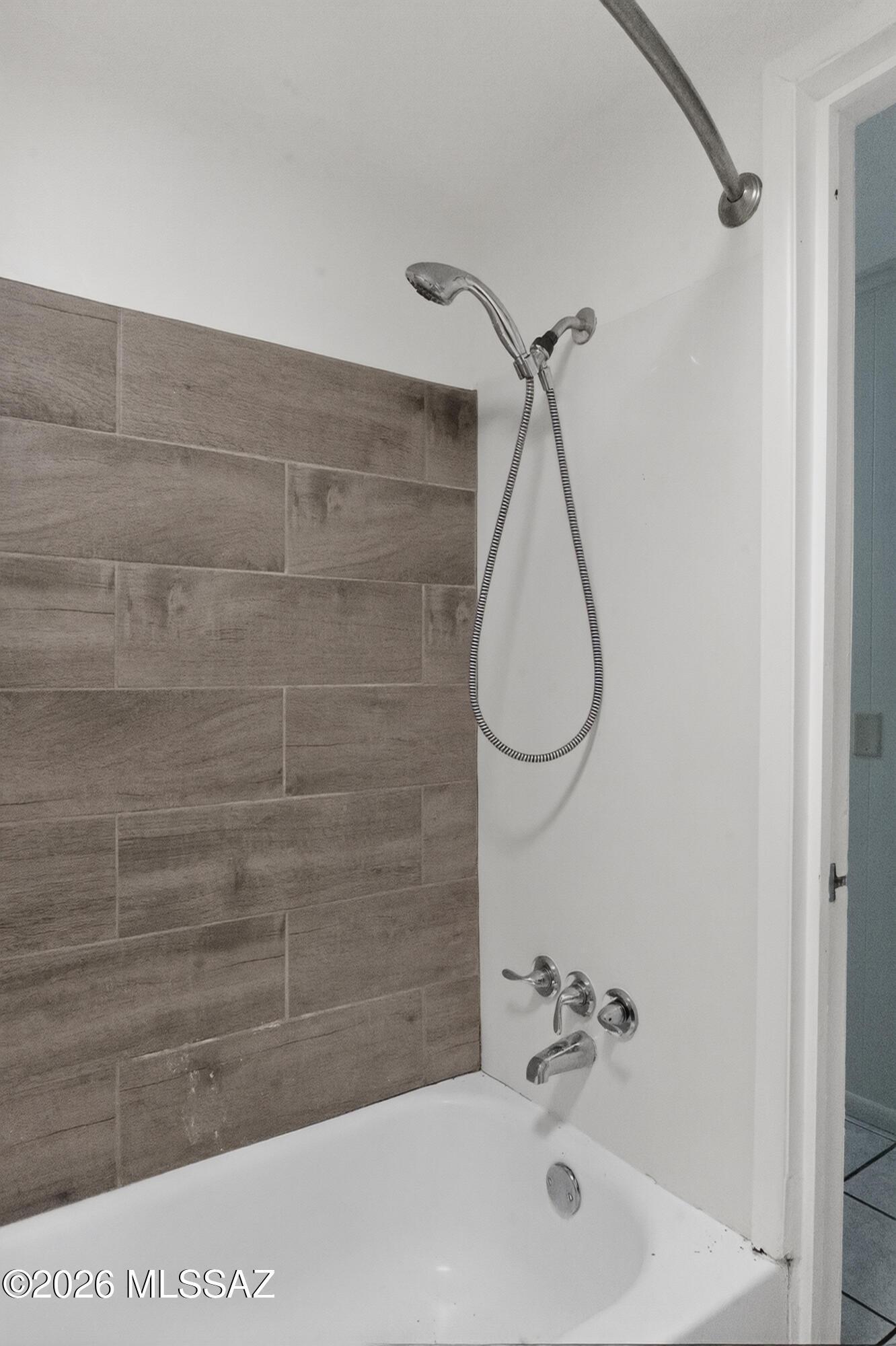 131 West Pastime Road Tucson, AZ 85705 - Photo 12 of 18 Secondary Bath