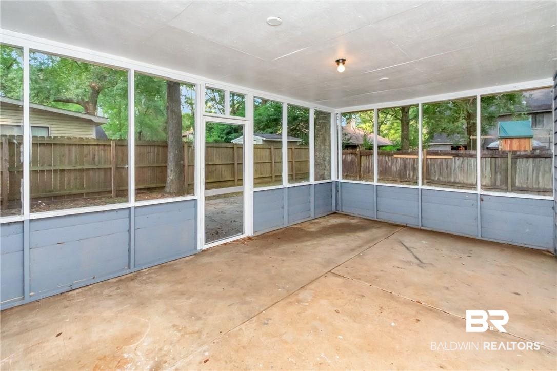 861 Wildwood Avenue Mobile, AL 36609 - Photo 27 of 36