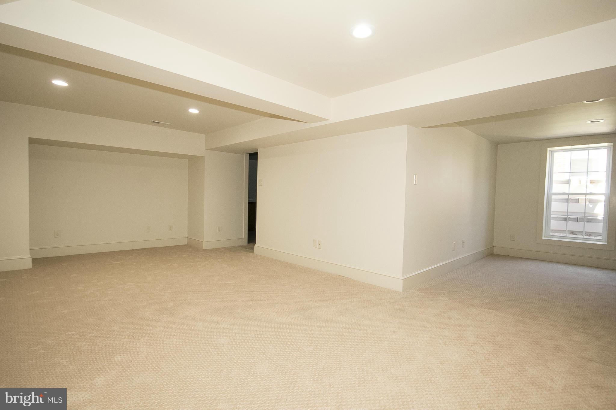 810 Weatherbee Road Towson, MD 21286 - Photo 22 of 30 an empty room with windows and closet
