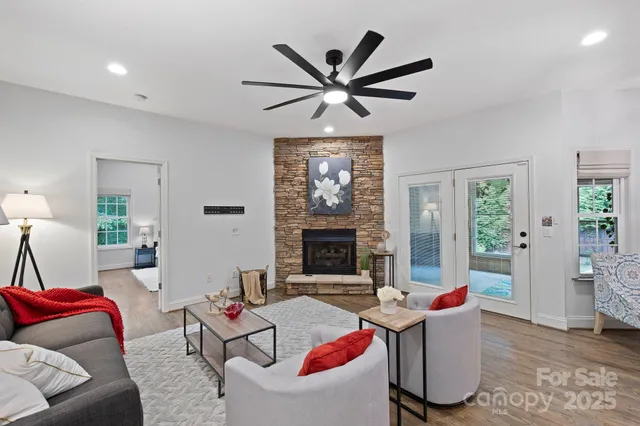 $1,125,000 | 21 Hope Road, Weaverville, NC 28787