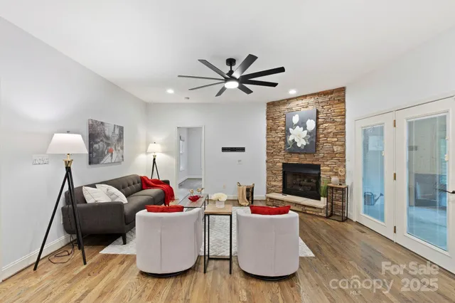 $1,125,000 | 21 Hope Road, Weaverville, NC 28787