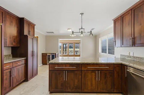 $1,050,000 | 3332 Gatwick Place, Farmers Branch, TX 75234