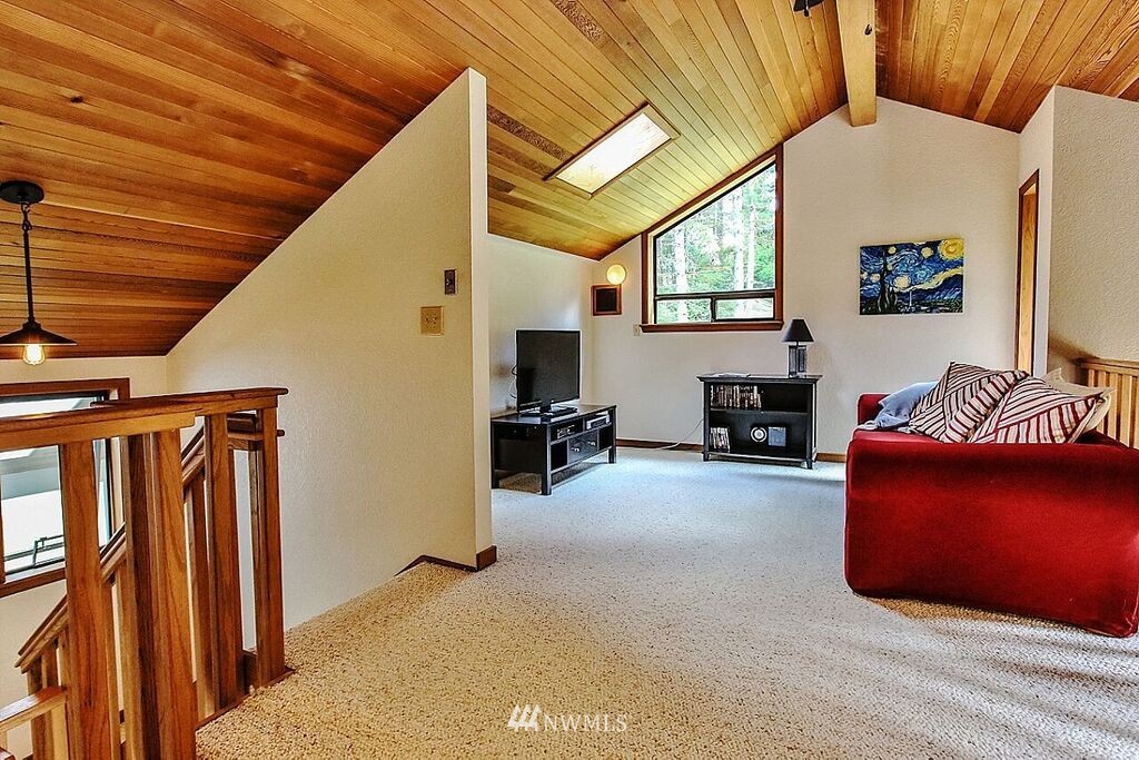 9550 Mountain Beaver Road Southwest Port Orchard, WA 98367 - Photo 14 of 25 Gallery Image 14
