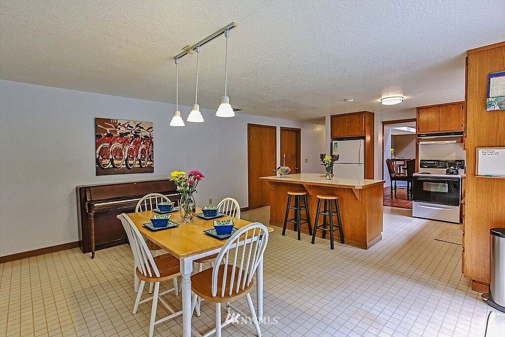 9550 Mountain Beaver Road Southwest Port Orchard, WA 98367 - Photo 9 of 25 Gallery Image 9