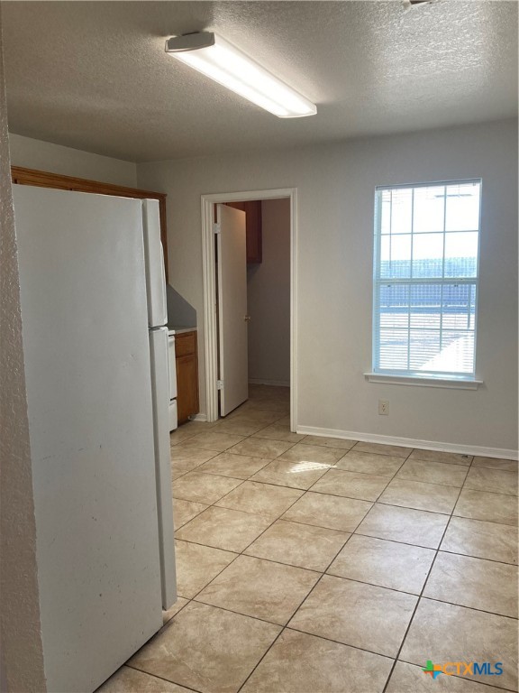 1401 Windward Drive, Unit B Killeen, TX 76543 - Photo 16 of 21 an empty room with windows