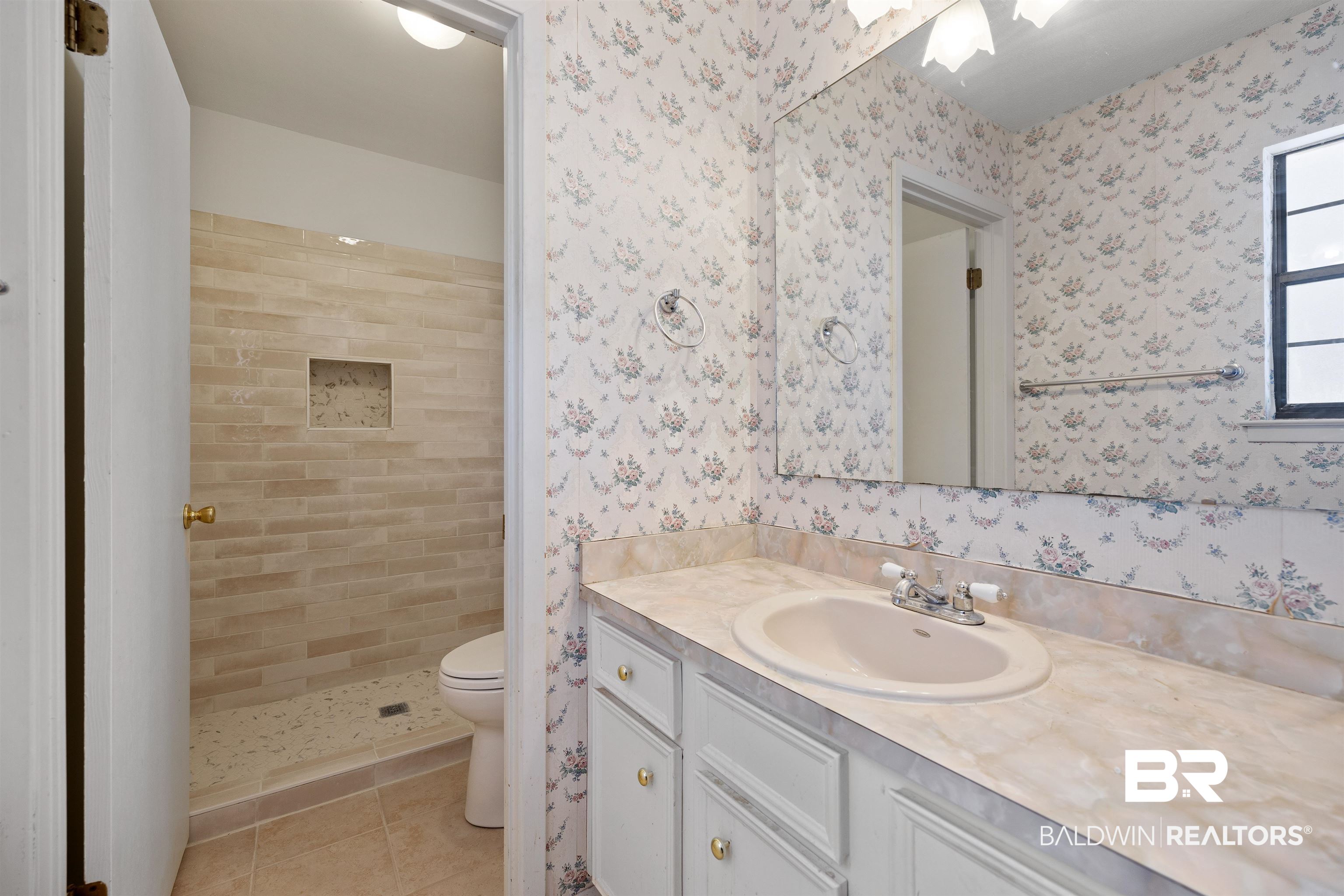 2890 Charmingdale Drive East Mobile, AL 36618 - Photo 12 of 23 Primary Bath