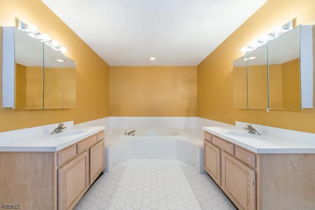 $3,900 | 25 Buckingham Court, Randolph, NJ 07869