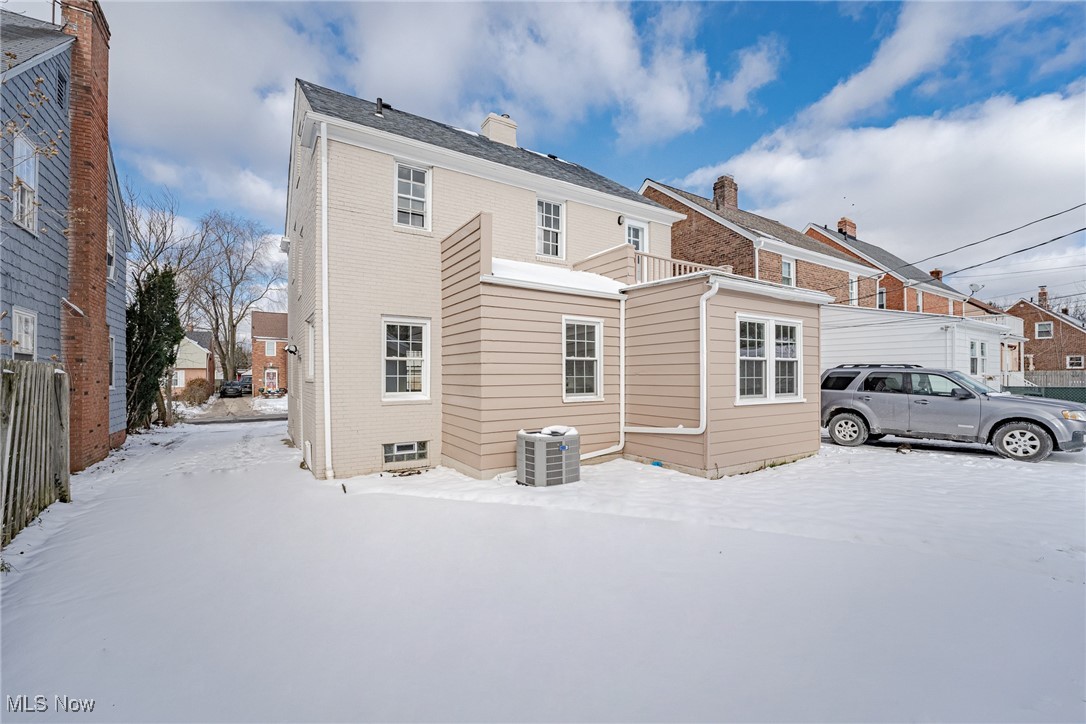 3646 Grosvenor Road Cleveland, OH 44118 - Photo 28 of 33