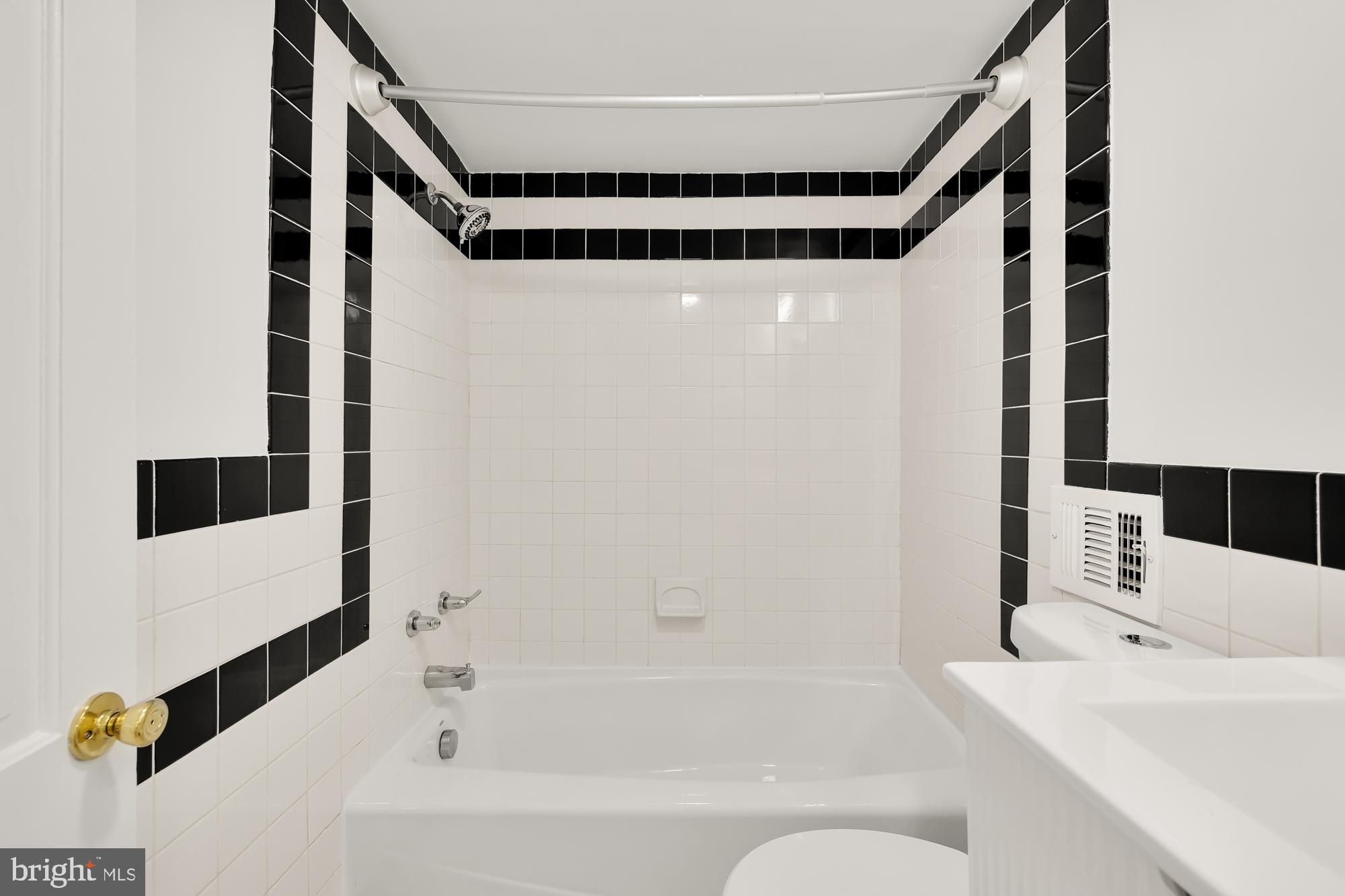 541 4th Street Southeast Washington, DC 20003 - Photo 22 of 33 Gallery Image 22