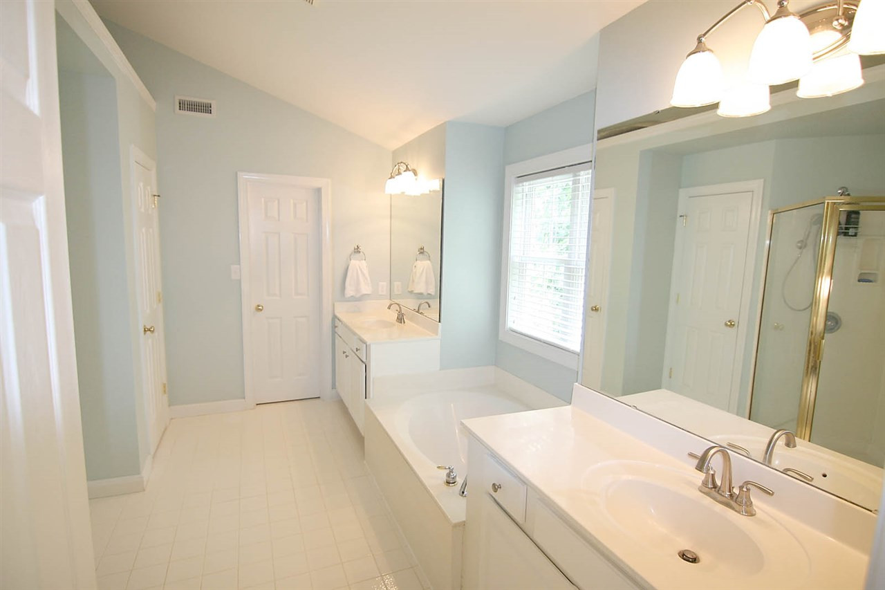 12424 Penrose Trail Raleigh, NC 27614 - Photo 13 of 25 Master Bath/Spa
