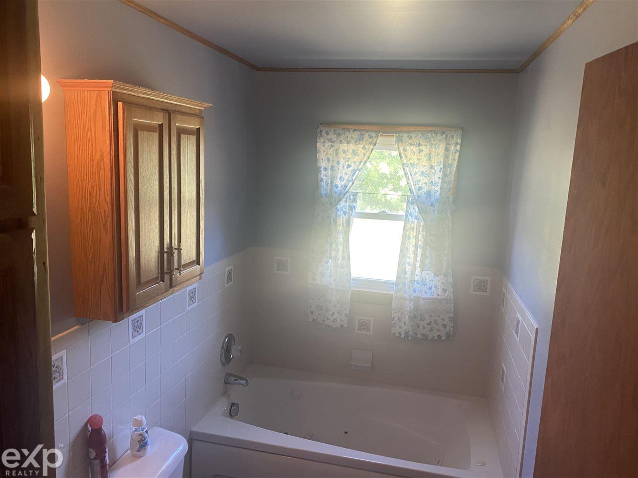 1397 Gun Club Road Caro, MI 48723 - Photo 19 of 35 50044952-18.JPG