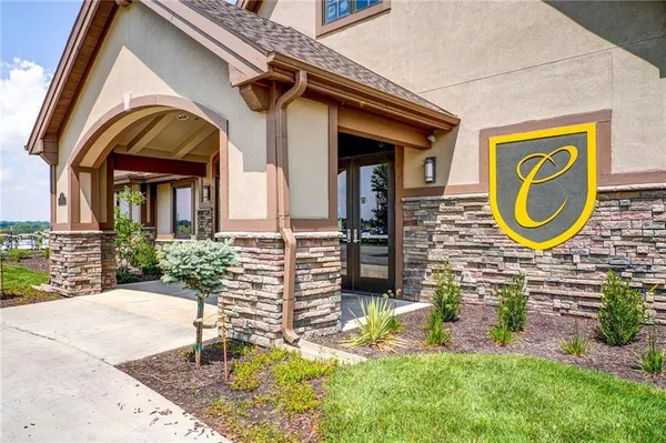$449,950 | 807 Glenn Circle, Raymore, MO 64083