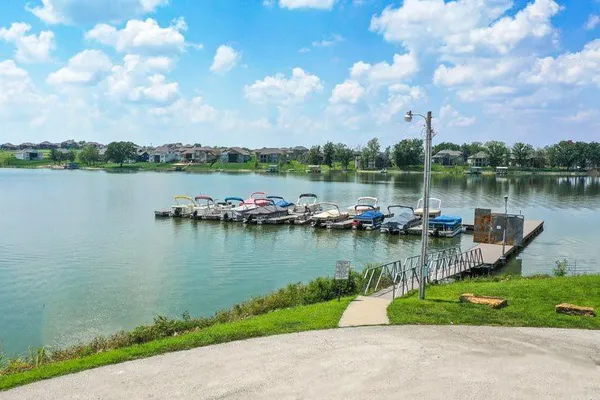 $449,950 | 807 Glenn Circle, Raymore, MO 64083