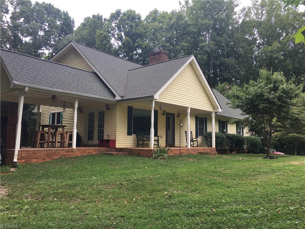 1048 Jackson Road Westfield, NC 27053 - Photo 22 of 30 Front of the home.