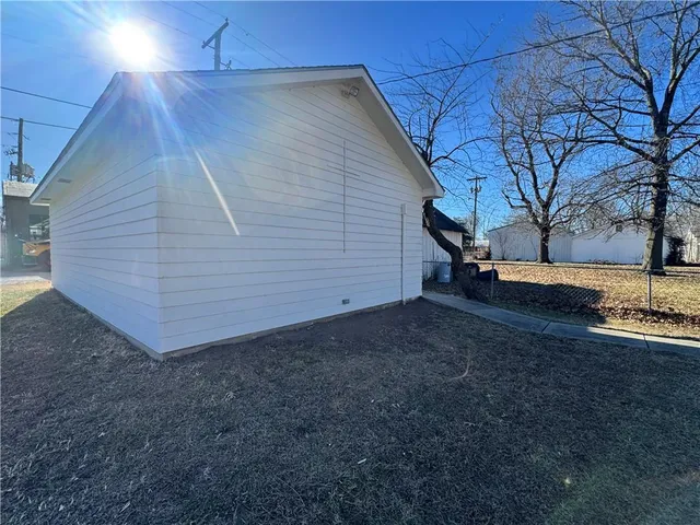 $112,500 | 321 East 7th Street, Adrian, MO 64720