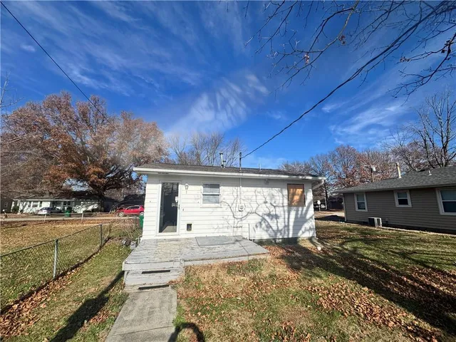 $112,500 | 321 East 7th Street, Adrian, MO 64720