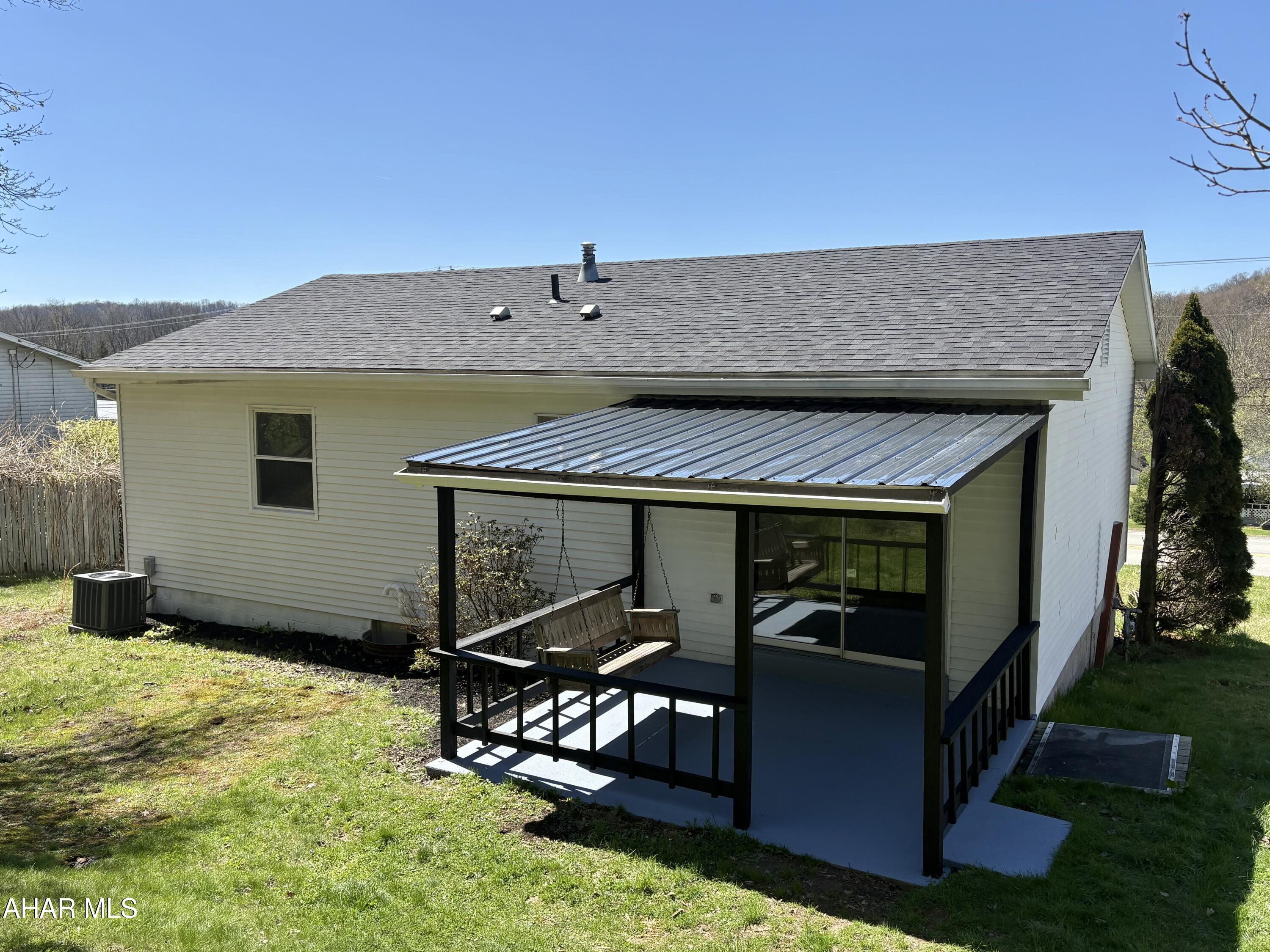 444 Highway 356 Apollo, PA 15613 - Photo 3 of 24