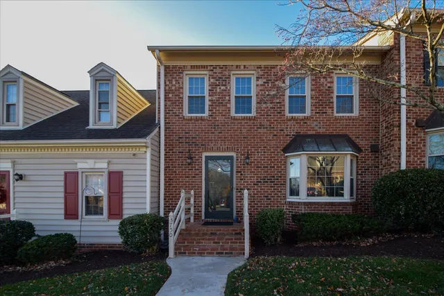 $349,000 | 3750 Kenwick Trail, Roanoke, VA 24018