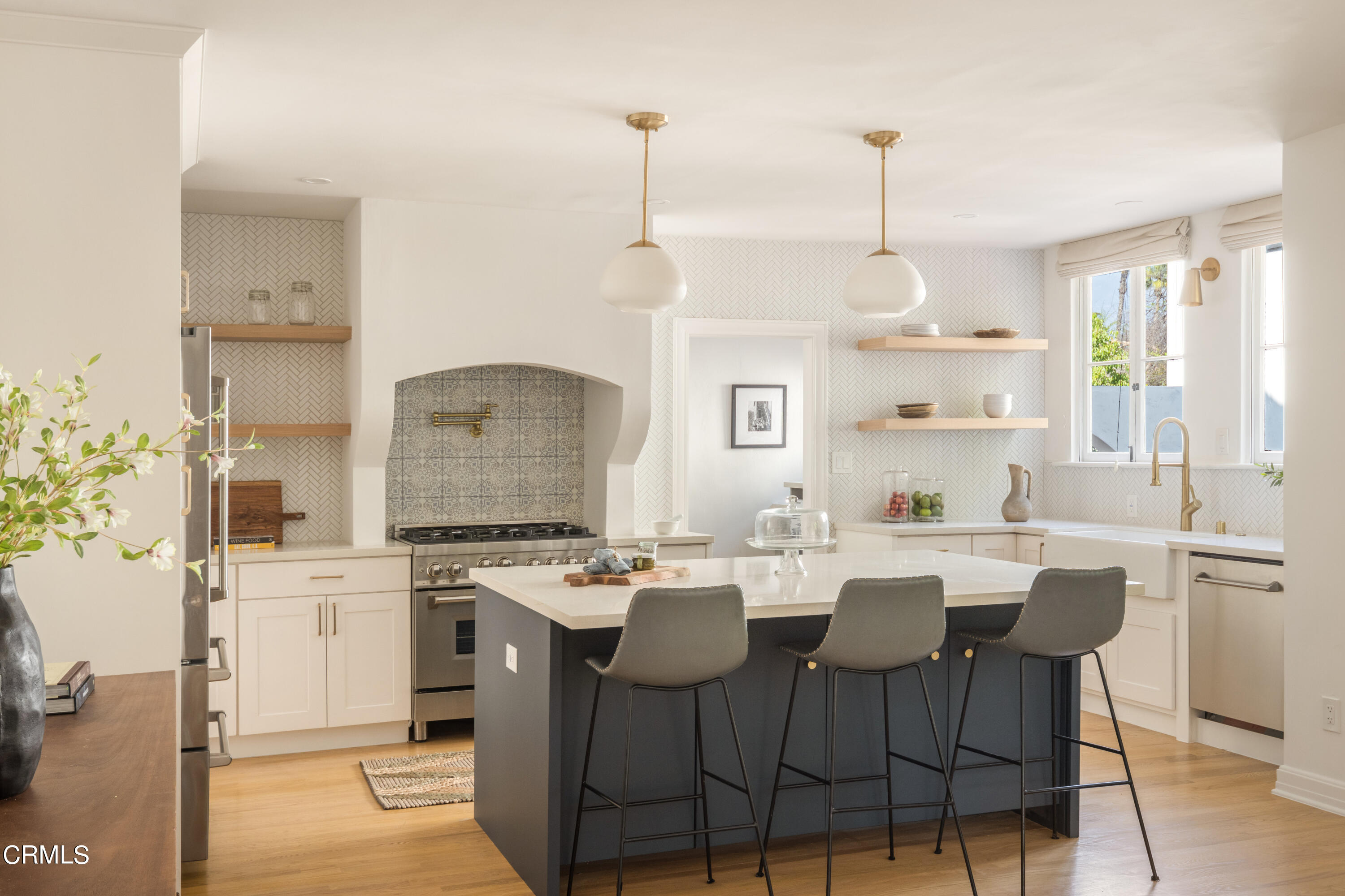 1086 Prospect Boulevard Pasadena, CA 91103 - Photo 13 of 42 12