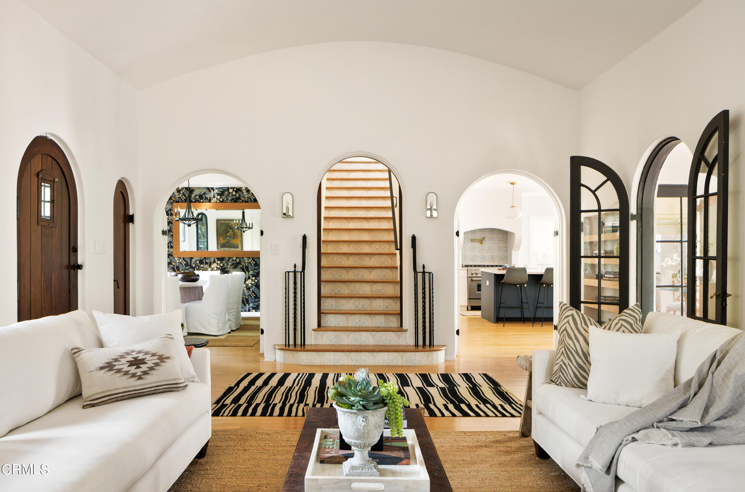 1086 Prospect Boulevard Pasadena, CA 91103 - Photo 7 of 42 8