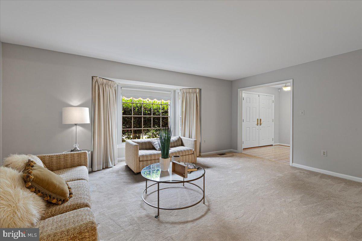 9119 Scott Street Springfield, VA 22153 - Photo 6 of 22 Spacious formal Living Room