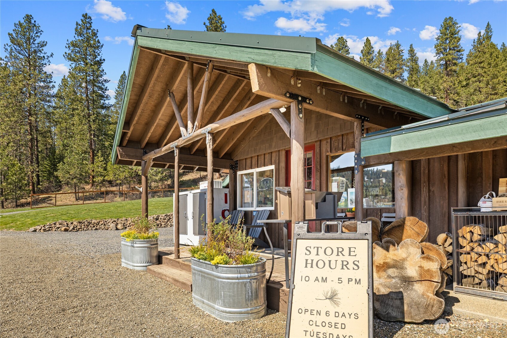 10692 Teanaway Road Cle Elum, WA 98922 - Photo 1 of 40