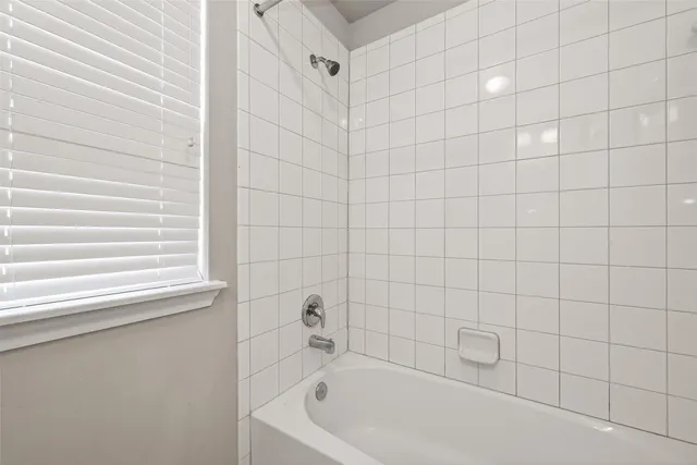 $484,900 | 444 Round Lake Drive, Rosenberg, TX 77469