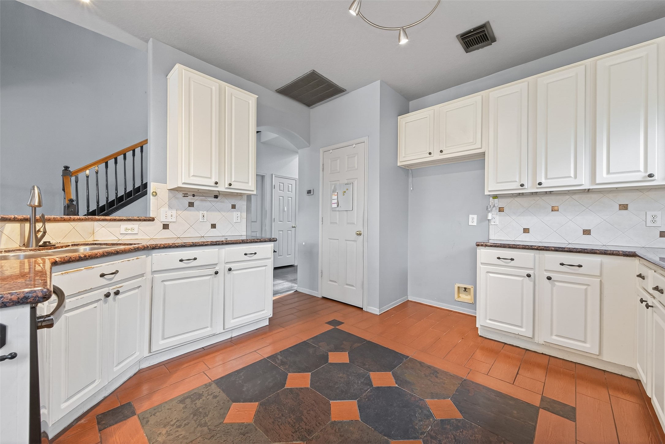 19331 Timber Tree Court Humble, TX 77346 - Photo 12 of 43 a spacious bathroom with a sink double vanity and a mirror