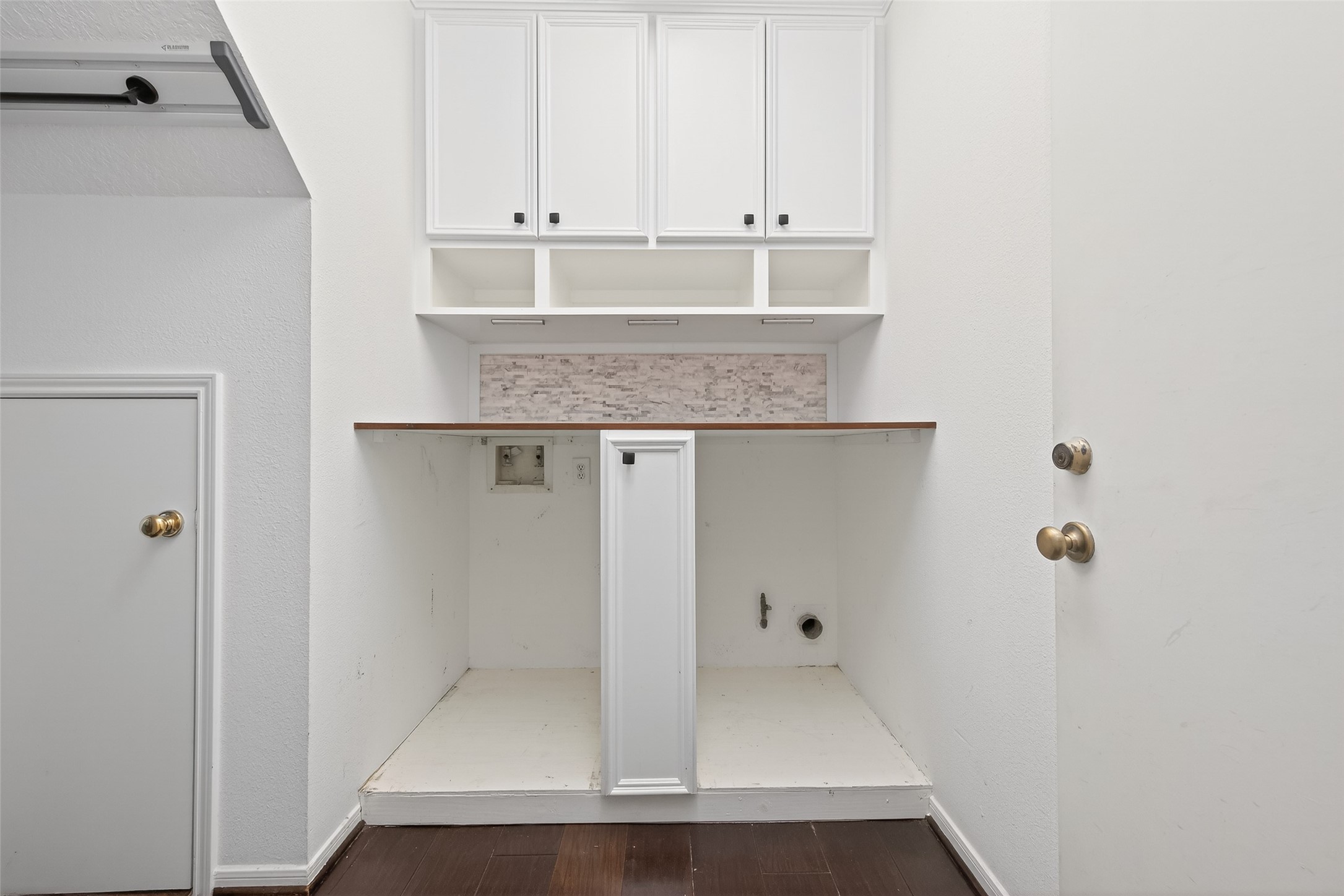 19331 Timber Tree Court Humble, TX 77346 - Photo 37 of 43 a view of cabinets