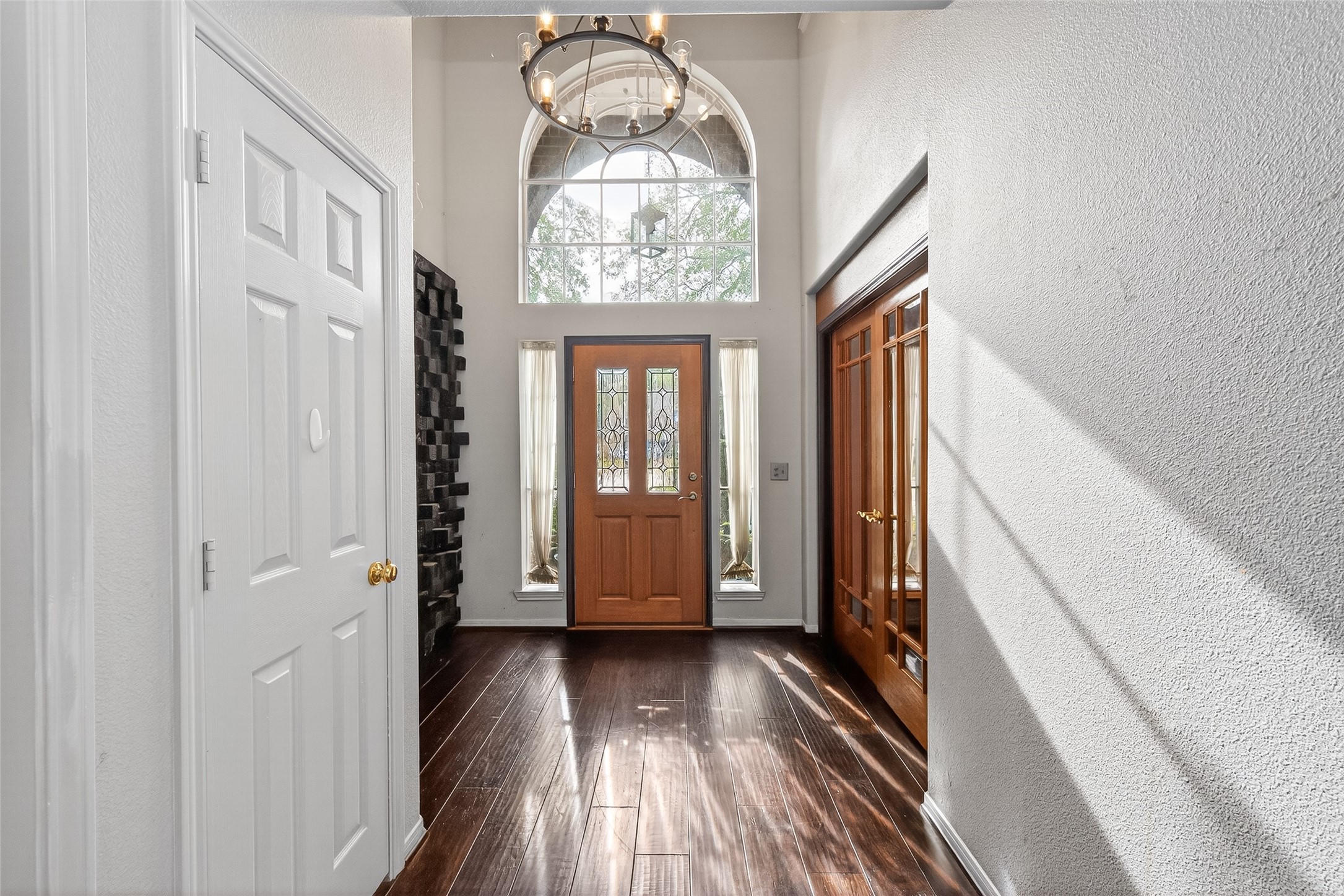 19331 Timber Tree Court Humble, TX 77346 - Photo 6 of 43 a view of balcony with wooden floor