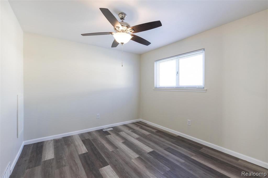 23762 Superior Road Taylor, MI 48180 - Photo 17 of 29