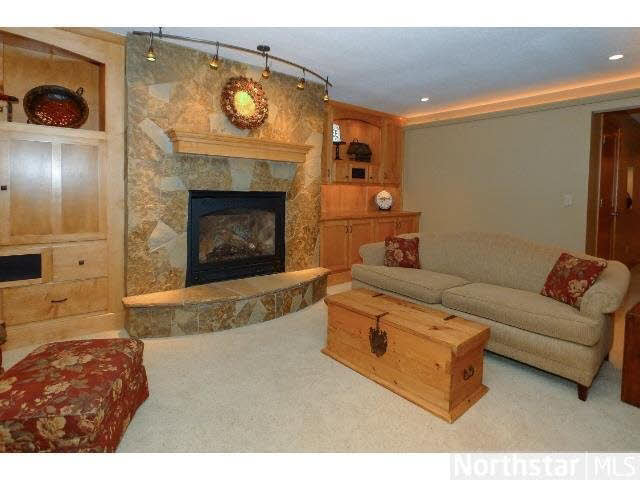 756 Summit Lane Hudson, WI 54016 - Photo 17 of 18 Gallery Image 17