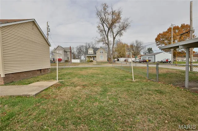 $74,000 | 247 North Broad Street, Hillsboro, IL 62049