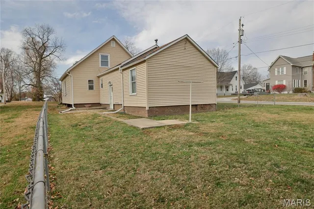 $74,000 | 247 North Broad Street, Hillsboro, IL 62049