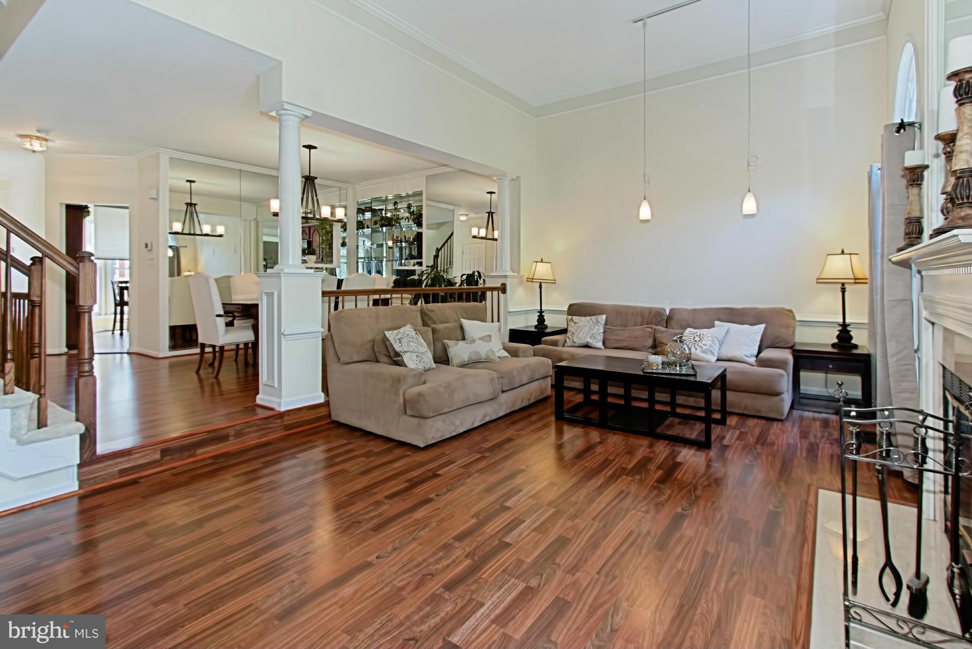 8725 Wadebrook Terrace Springfield, VA 22153 - Photo 11 of 30 Living Room