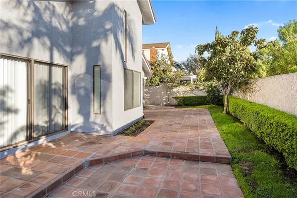 $4,900 | 11 Hunter, Irvine, CA 92620