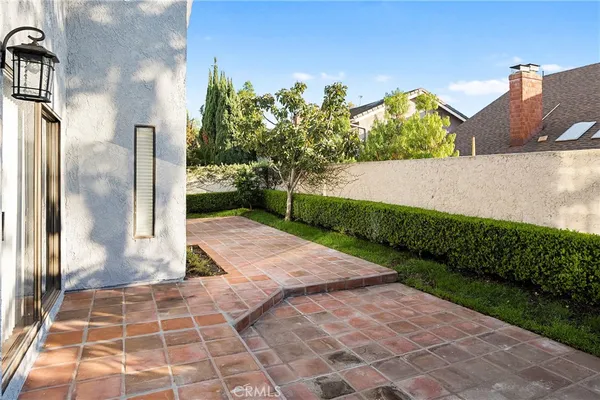 $4,900 | 11 Hunter, Irvine, CA 92620