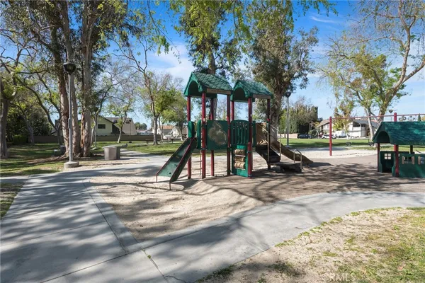 $4,900 | 11 Hunter, Irvine, CA 92620